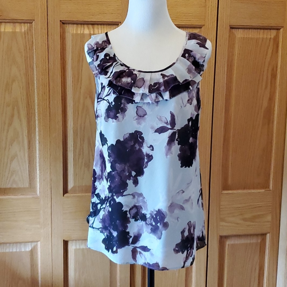 Size large LOFT blouse. Super Cute!!